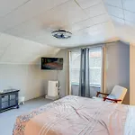 Peaceful Detroit Home With Yard 10 Mi To Downtown!
