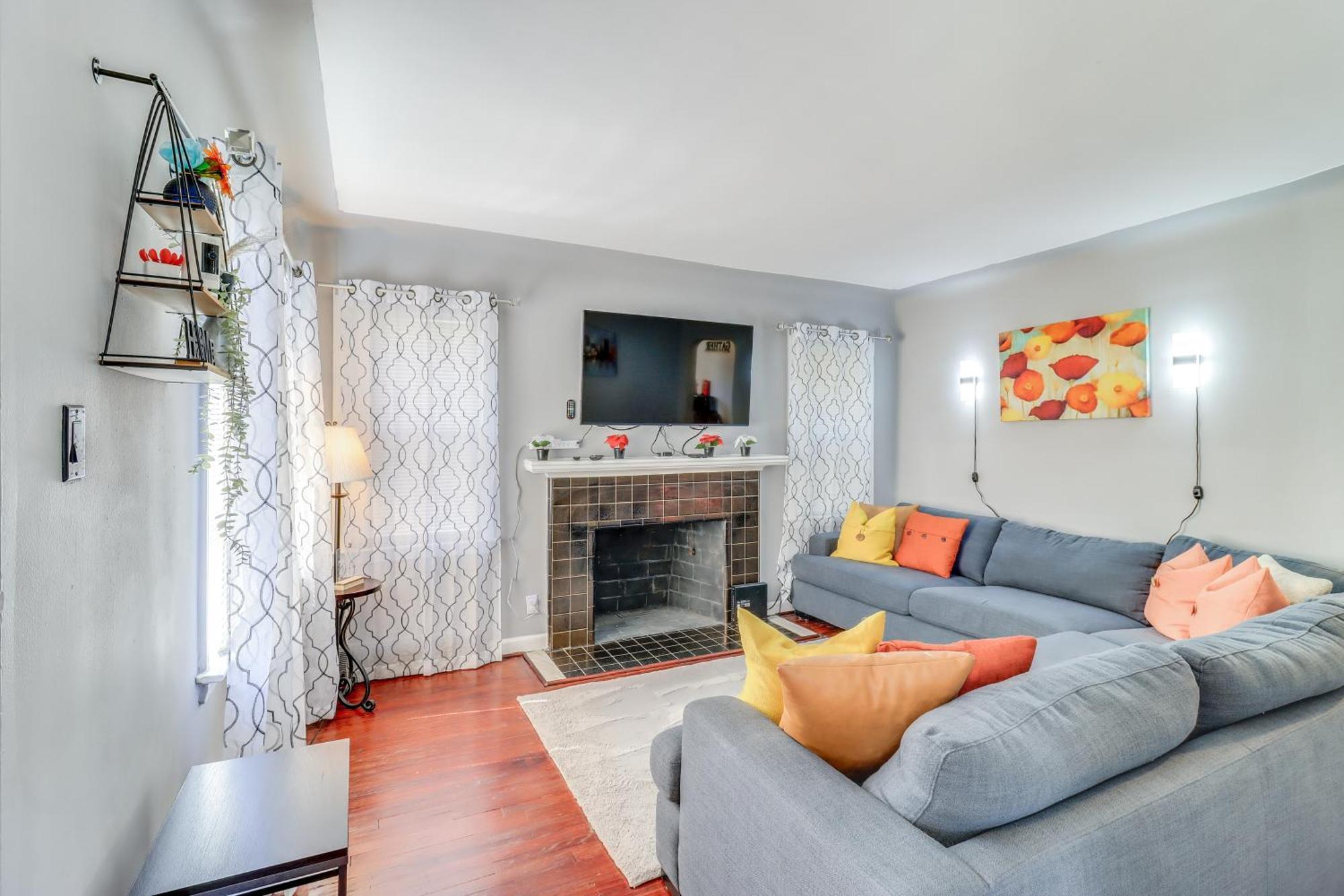 Peaceful With Yard 10 Mi To Downtown! Holiday home *