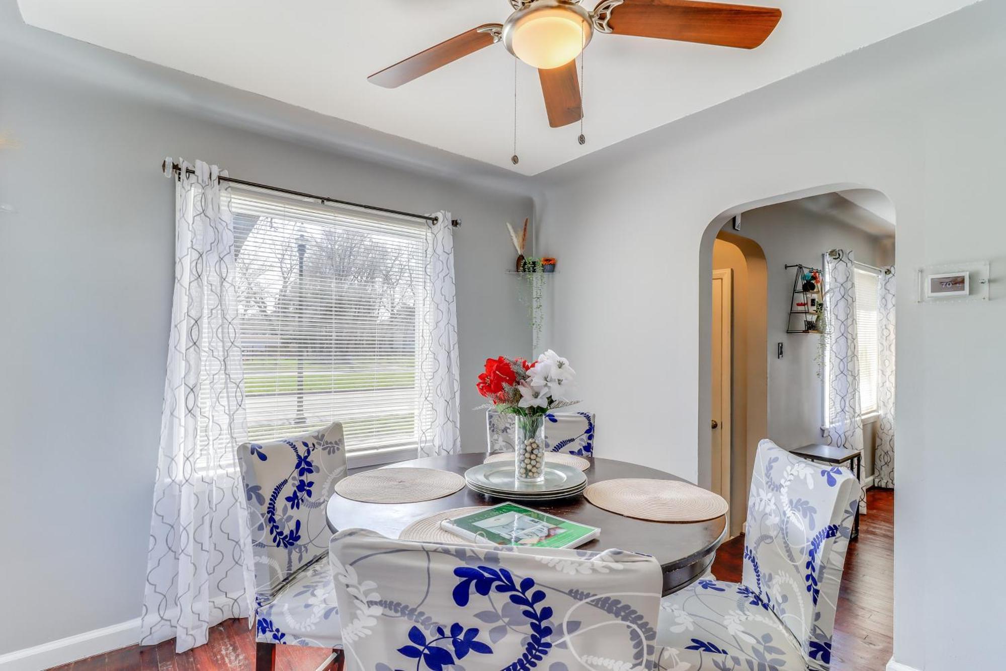 Peaceful With Yard 10 Mi To Downtown! Holiday home *